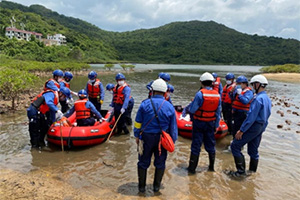 Performing a flood rescue exercise